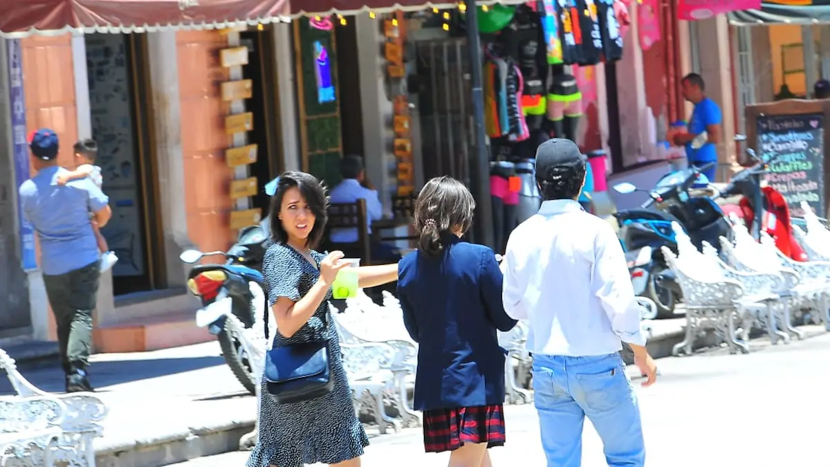 Personas en el centro de Fresnillo